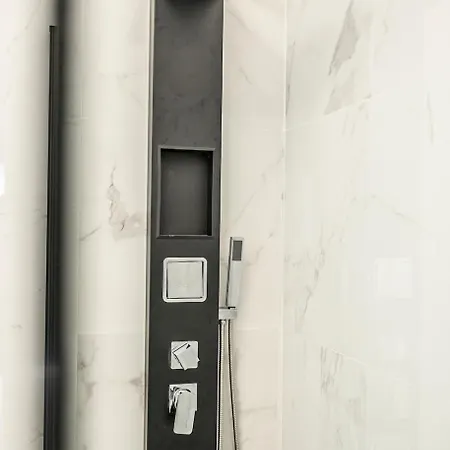 Apartment Center Luxury Portofino - Free Parking - Ac